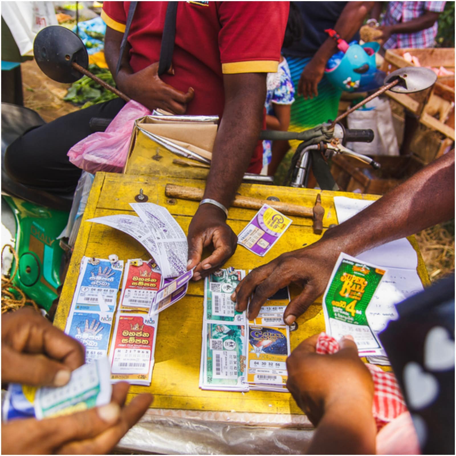 ซื้อหวย
